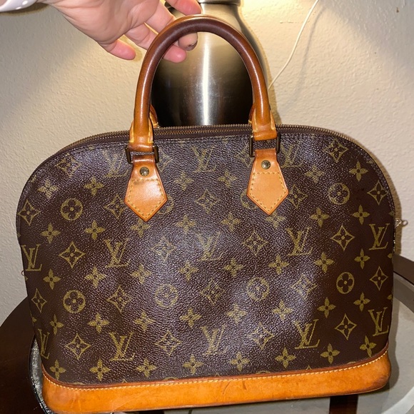 ❌Sold❌Authentic Louis Vuitton Alma Hand bag - Picture 2 of 15